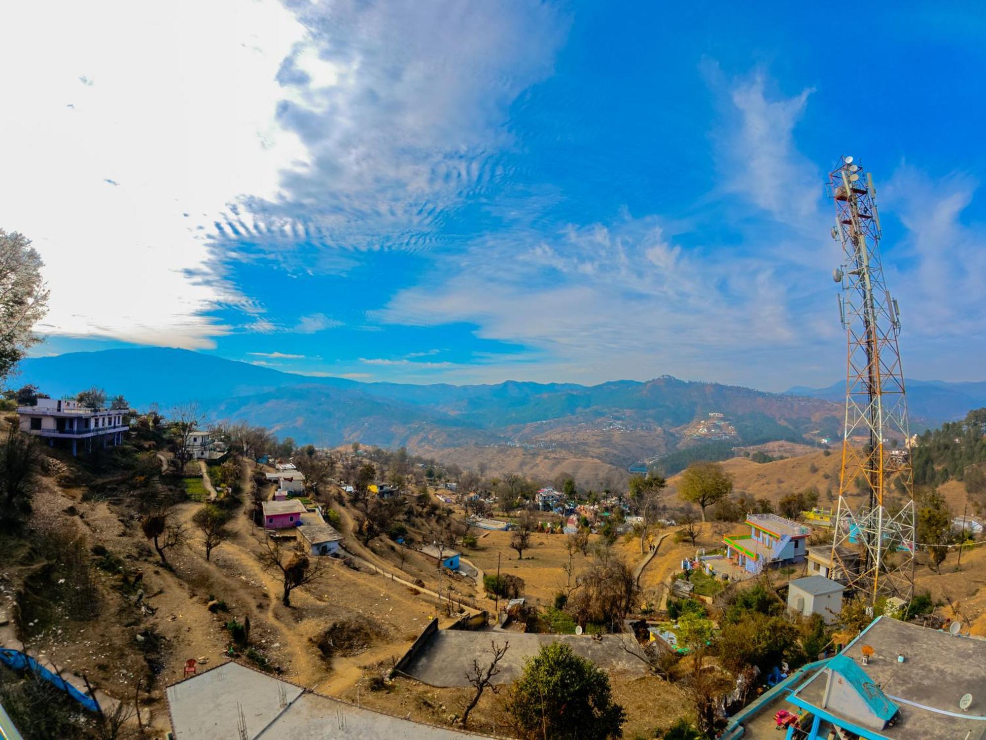 Mahi Restaurant & Guest House Almora Exterior foto