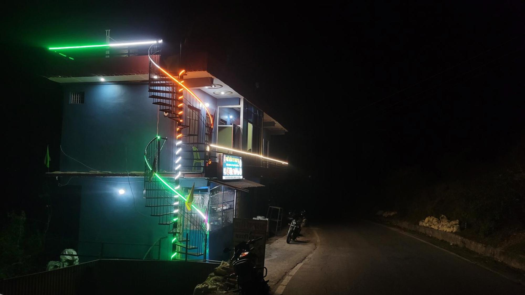Mahi Restaurant & Guest House Almora Exterior foto