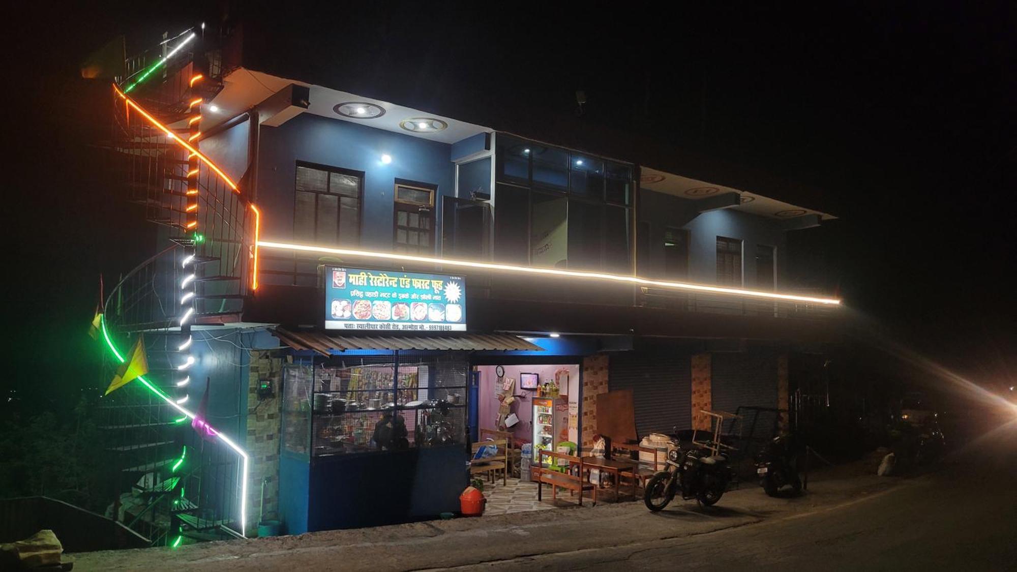 Mahi Restaurant & Guest House Almora Exterior foto