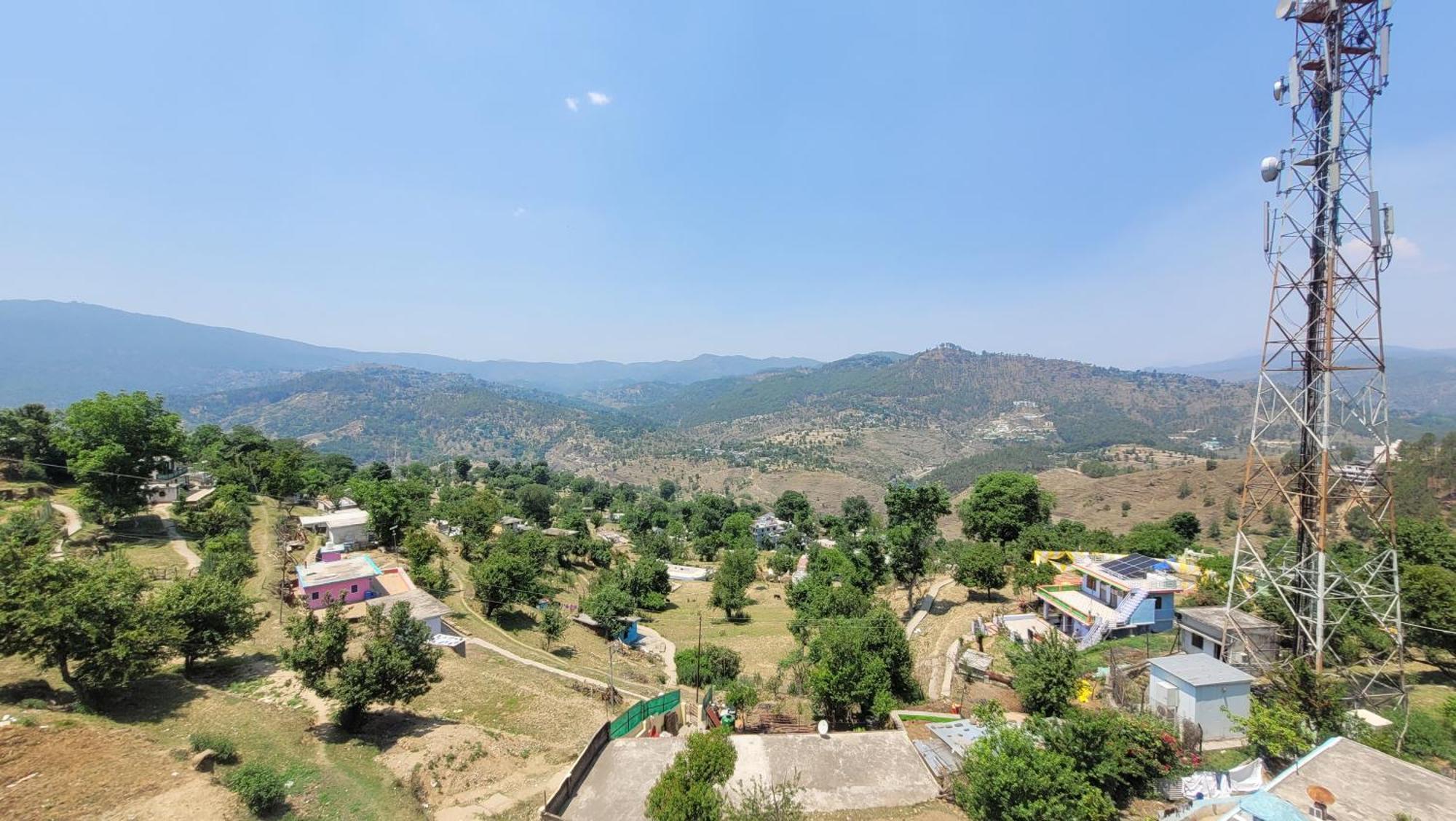 Mahi Restaurant & Guest House Almora Exterior foto